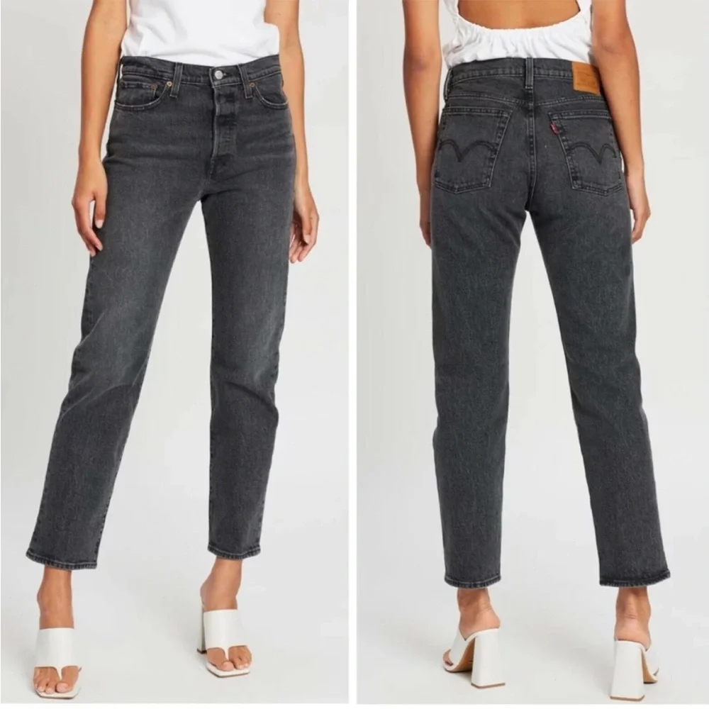 LEVI’S Premium Wedgie Straight Leg Jeans Washed Black Size 29